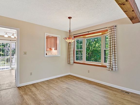 4th image of 51 Fox Meadow Rd APT H