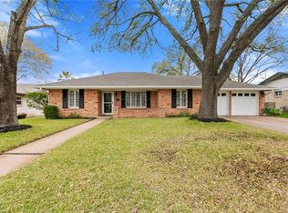 8614 Stillwood Ln, Austin, TX 78757