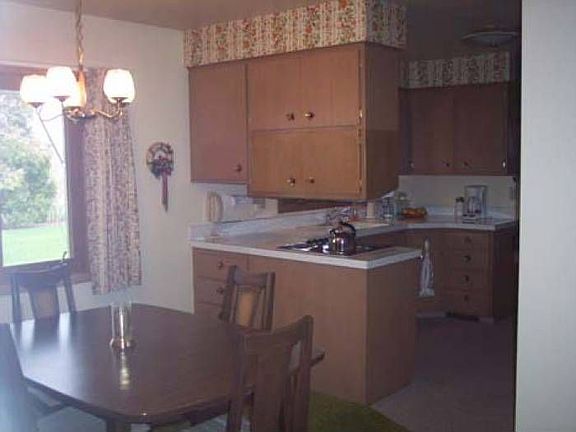 2nd image of 440 Bishop Ave