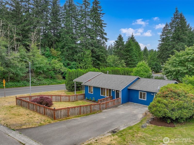 4th image of 2614 White Cedar Drive SE