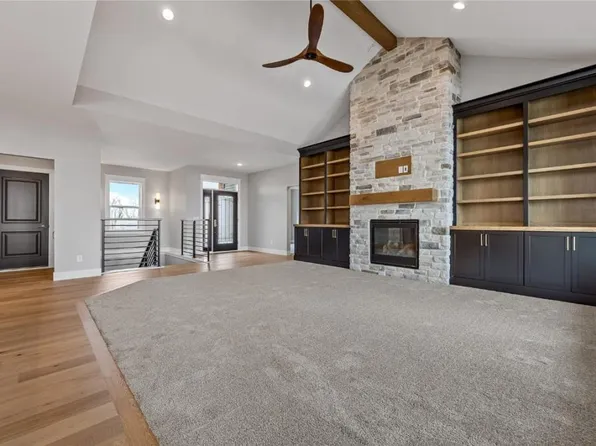 1515 Legend Dr, Tiffin, IA 52340