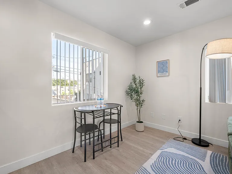 2239 N Niagara St #103 — Photo 21
