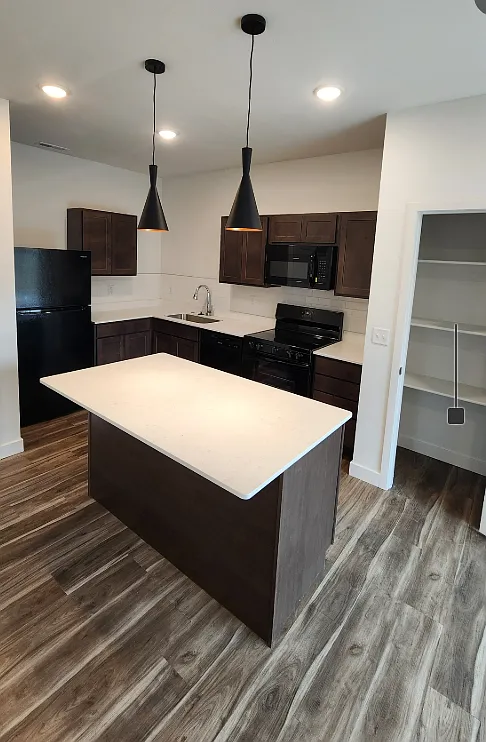 Icon Valley Townhomes — Photo 1