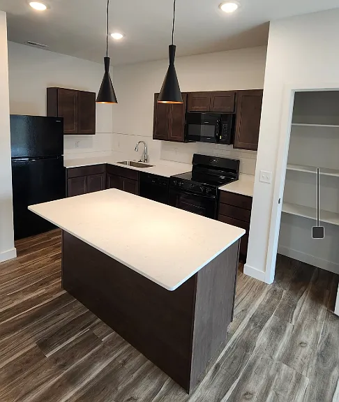 Icon Valley Townhomes — Photo 2