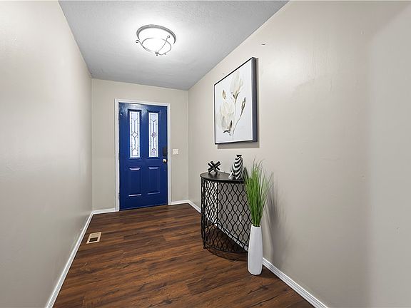 3rd image of 1620 S 14th Pl
