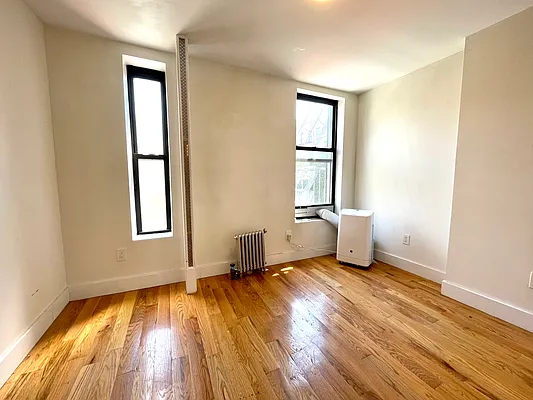 Rented by Bond New York | media 5