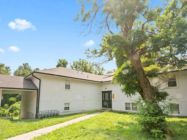 501 Vilas St — Photo 39