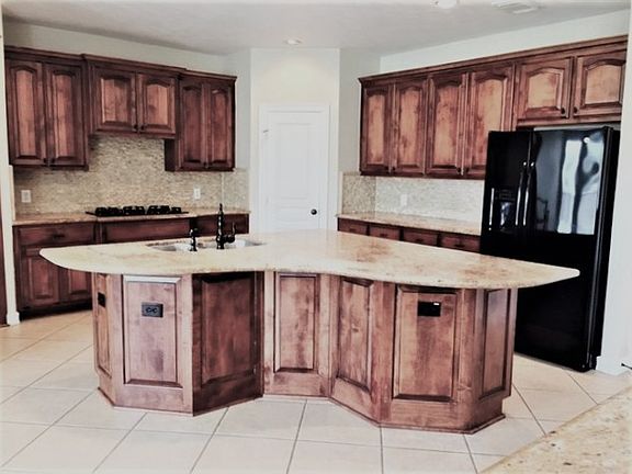 2nd image of 325 Lancaster Ln