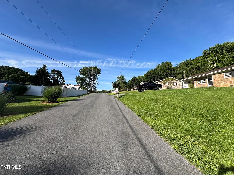 216 Spurgeon Rd — Photo 4