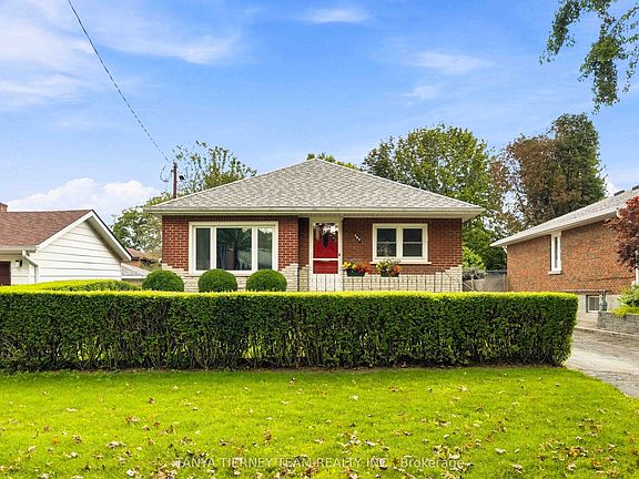 2nd image of 285 Muriel Ave