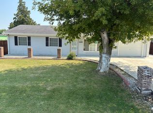 11071 E Fisher Rd, Rochelle, IL 61068