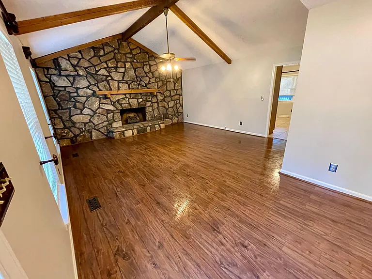 115 Cahaba Forest Dr — Photo 3