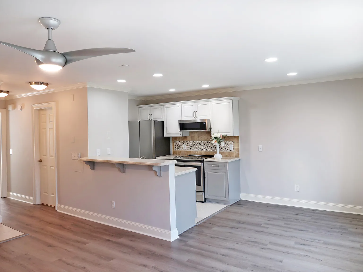 1 bed, 750 sqft, $1,850 — Photo 2