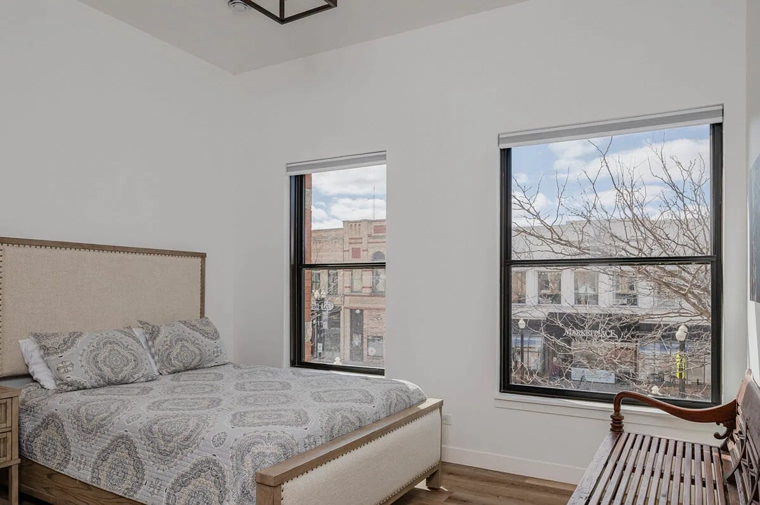 1 bed, 1.0 bath, 699 sqft, $2,316 — Photo 4