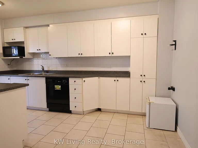3351 Hornbeam Cres #68 — Photo 4