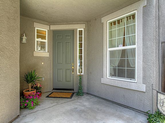 4th image of 3065 English Oak Cir