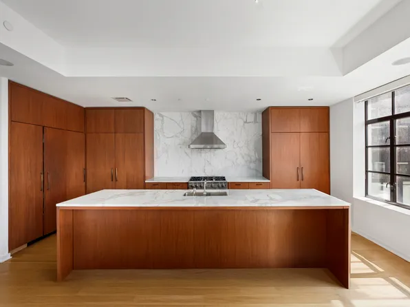 508 West 24th Street image 5 of 19