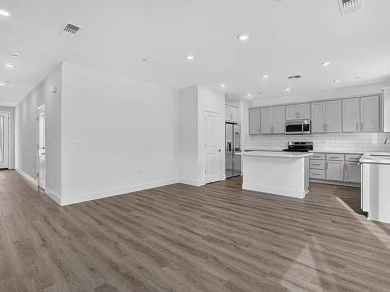 2774 Horseshoe Cir — Photo 3