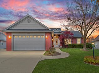 2918 Rutherford Dr, Urbana, IL 61802