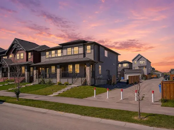 125 E Edith Gate NW, Calgary, AB T3R 1Z3