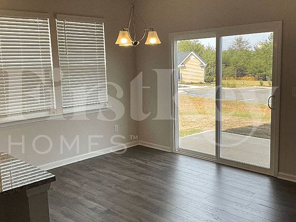 3rd image of 1200 Mission Hill Ln