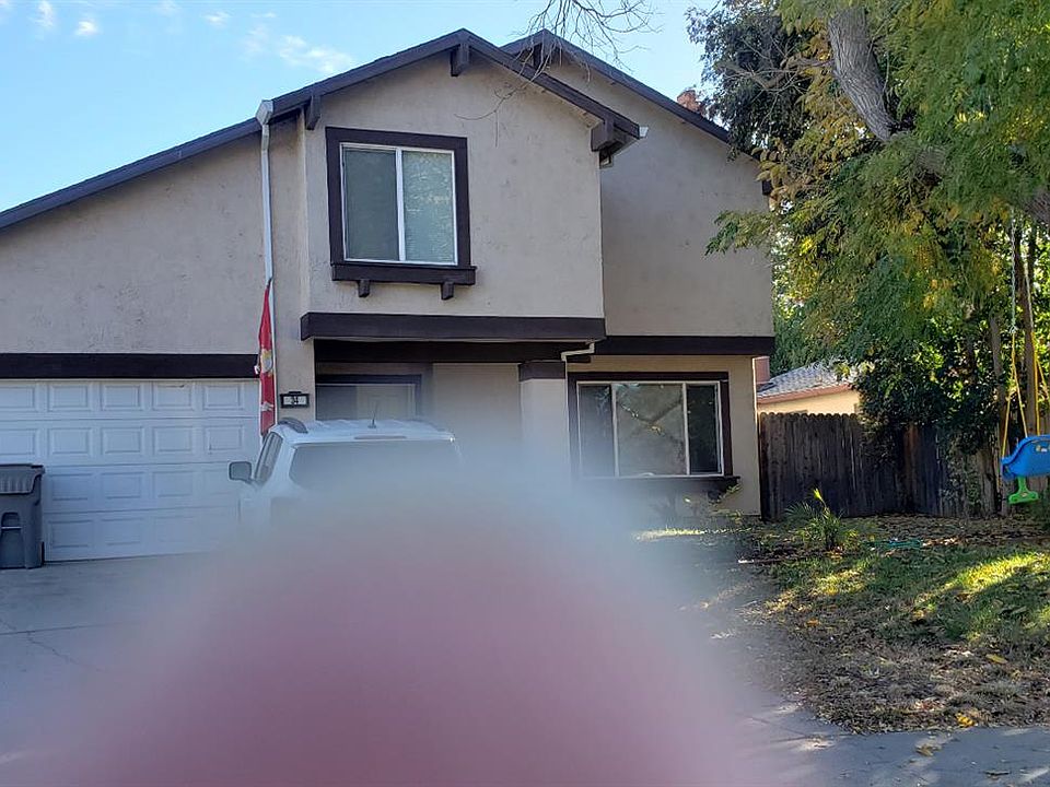 1st image of 34 Nutwood Cir