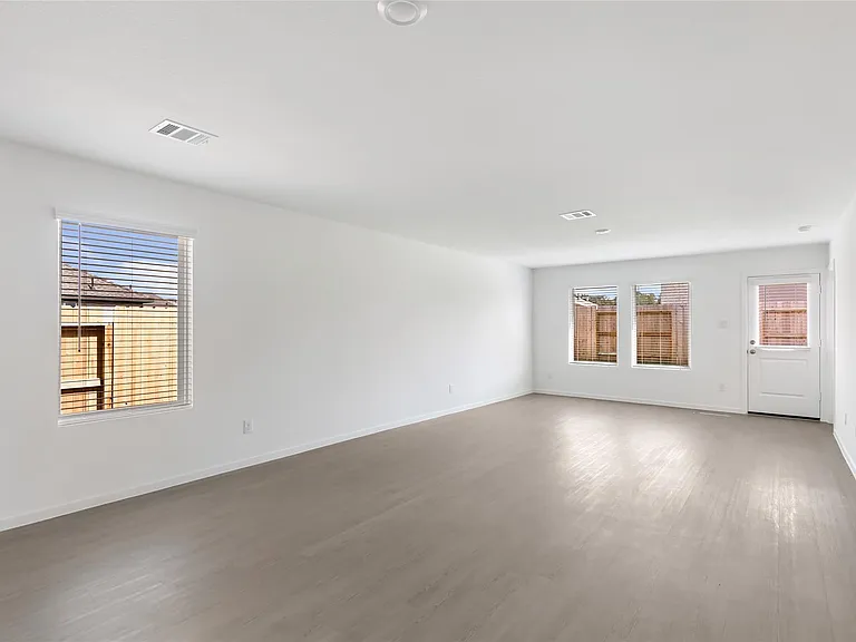 917 Capracotta Dr — Photo 21