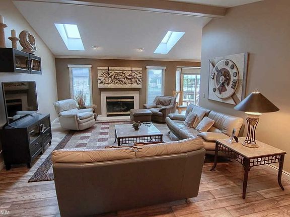5th image of 41371 Fortuna Dr E