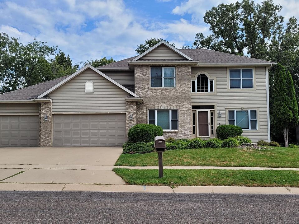 2007 Glendale Hills Dr. NE (view from street)