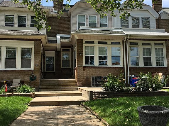 3rd image of 3534 Oakmont St