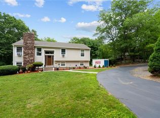 18 Paradise Ln, Johnston, RI 02919