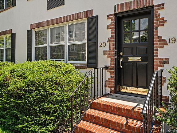 2nd image of 20 Lake Avenue #20