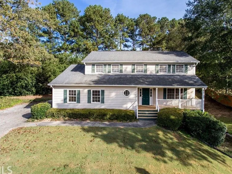 1995 Meadowchase Ct — Photo 1