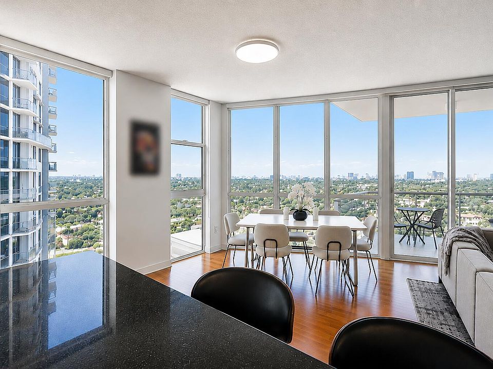 1st image of 111 SE 8th Avenue #1402