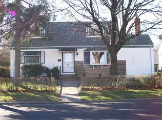 1002 N Indiana Ave, Lindenhurst, NY 11757