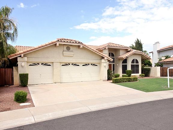 2nd image of 3122 N 109th Dr