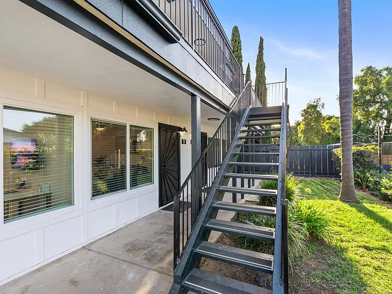 1149 Grove Ave #D — Photo 29