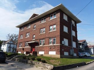 300 Seneca St APT 6, Elgin, IL 60120