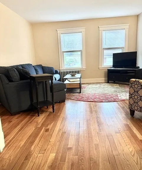 25 Glendower Rd #2 — Photo 2