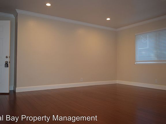 2nd image of 949 Villa Ave APT 8