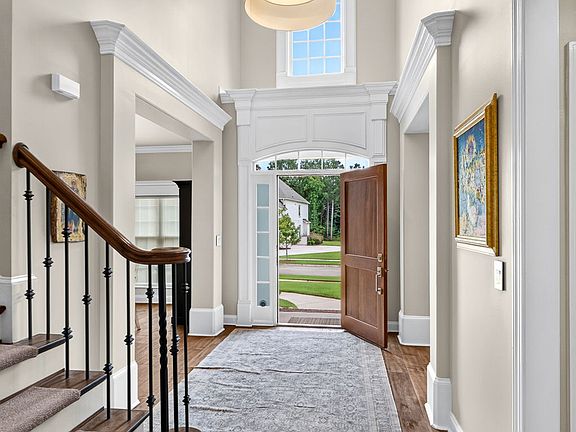 3rd image of 1724 Panorama Dr