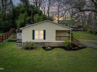 130 Crescent Rd, Norris, TN 37828