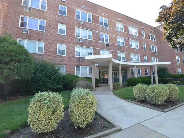 100 S Ocean Avenue #4A, Freeport, NY 11520