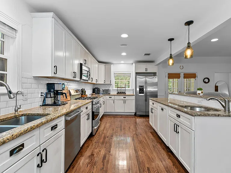 3305 Harris Park Ave — Photo 15