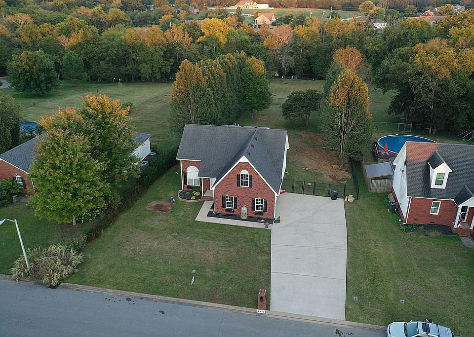 3428 Belle Chase Dr  37130