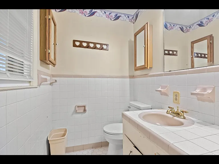 2858 Daisy Rd — Photo 5