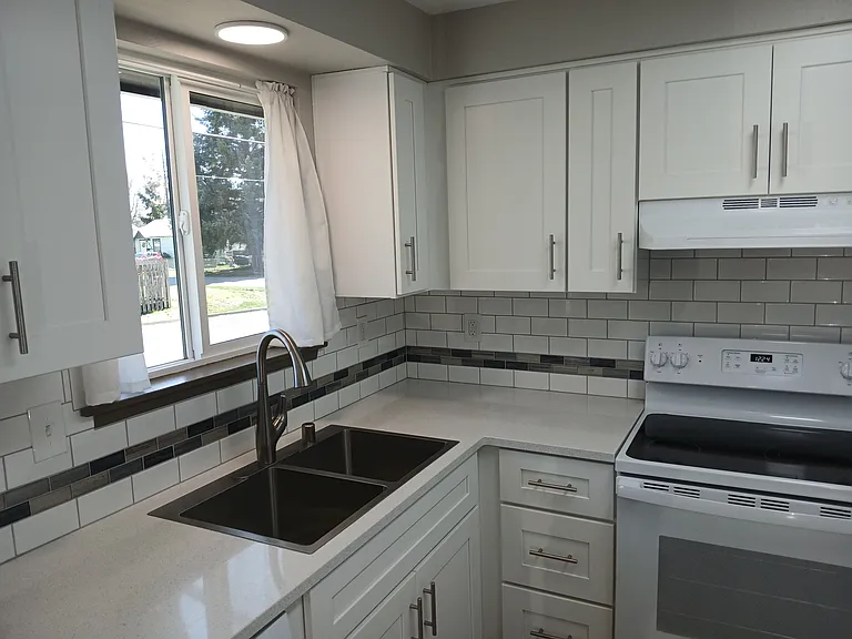 1827 E Glass Ave — Photo 13