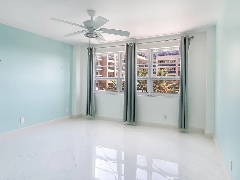 133 N Pompano Beach Blvd #204 — Photo 21