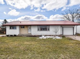 301 Moundview St, Cobb, WI 53526