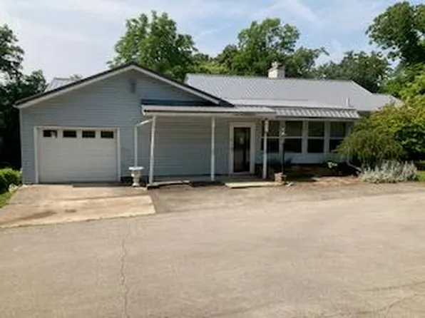 609 Center St, Emlenton, PA 16373
